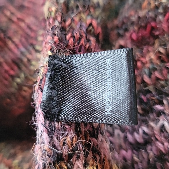 Sweater - Picture 4 of 8